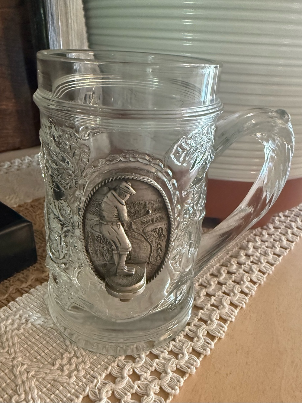 Golf Raised Leaf & Vine Glass with Pewter 3D Golfer Golfing Figure Stein Mug